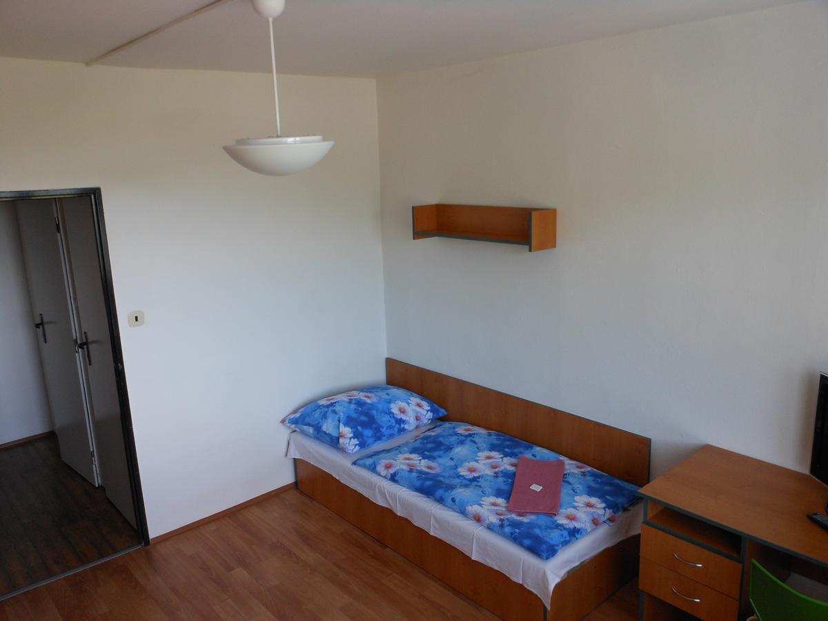 Koleje Ujep Albergue Ústí nad Labem Exterior foto